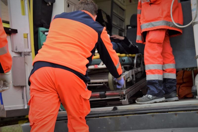 NMPD mediķi stumj nestuves operatīvajā auto