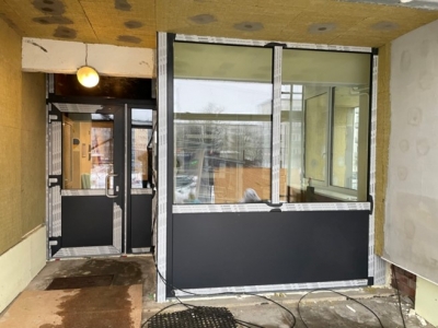 Redzami siltināšanas darbi NMPD Purvciems ēkai - jauni logi un durvis