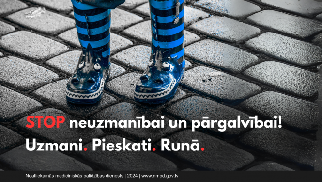 Strīpaini bērnu zābaciņi ar sejiņu un uzraksts - STOP neuzmanībai un pārgalvībai. Uzmani, pieskati, runā.