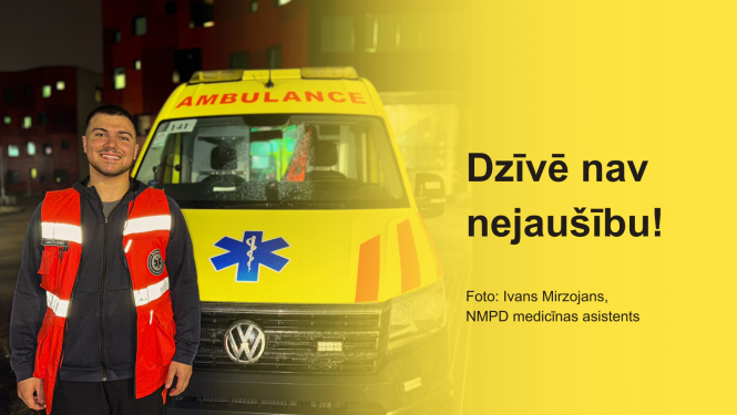 NMPD medicīnas asistents Ivans darba formā stāv pie operatīvā auto