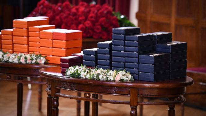 uz galda valsts augstākie apbalvojumi