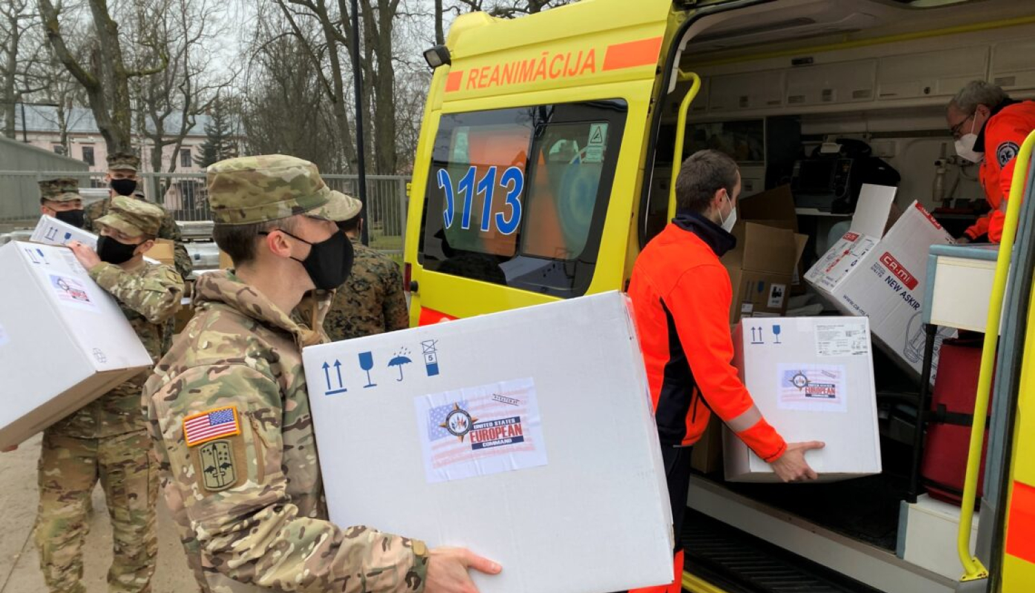 ASV vēstniecības pārstāvji liek NMPD opratīvajā auto portatīvās plaušu mākslīgās ventilācijas iekārtas