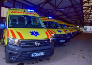 Jaunie NMPD operatīvie auto ar ieslēgtām bākugunīm